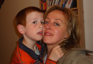 Maman et son garçon autiste