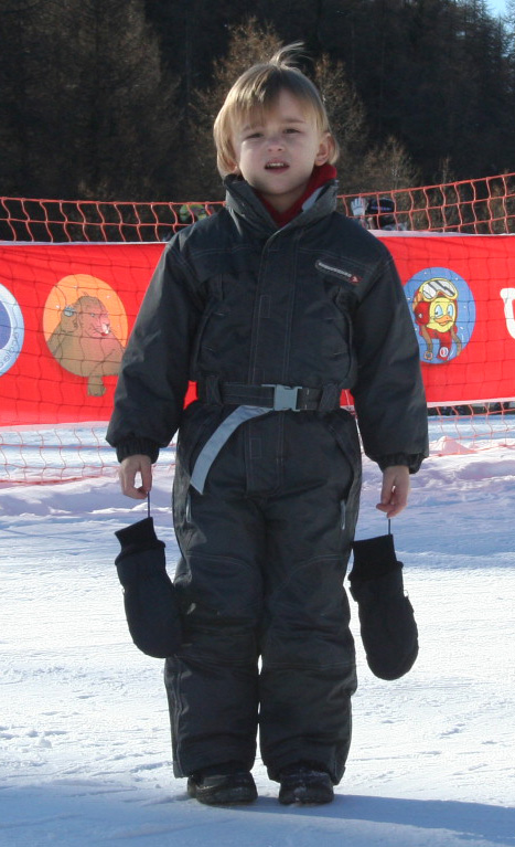 Hugo se régale au ski