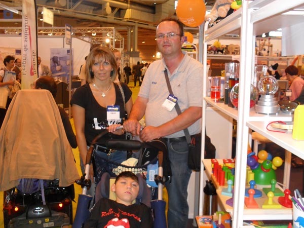 Jeune enfant handicapé au salon Autonomic 2010