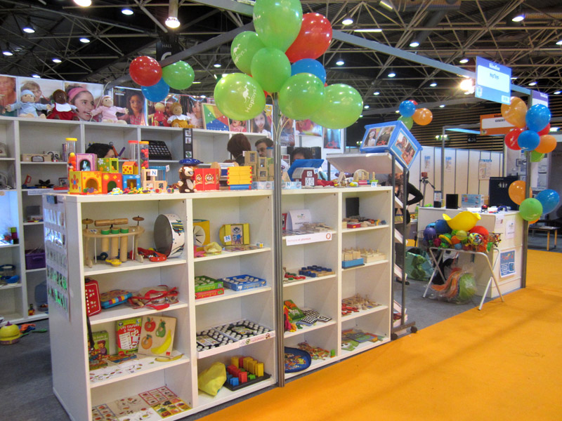 Stand-HopToys-4