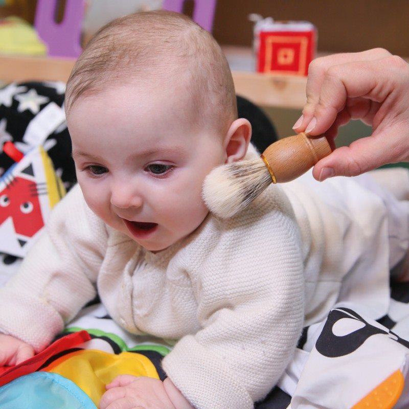 10 idées d'activités sensorielles à faire avec bébé - Blog Hop'Toys